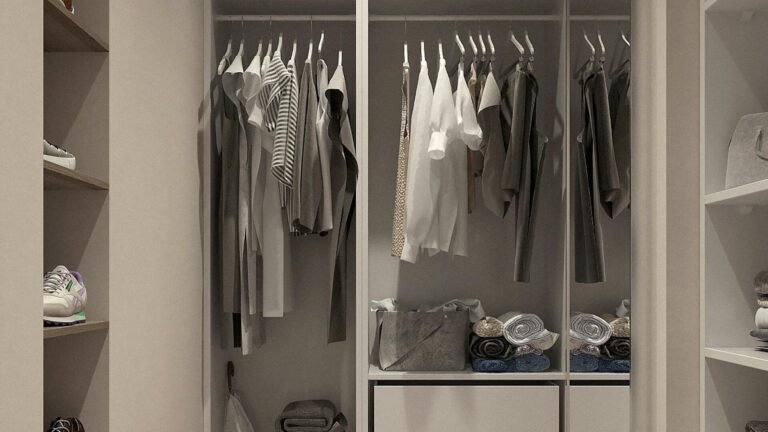 capsule wardrobe, must haves for your capsule wardrobe, build your capsule wardrobe